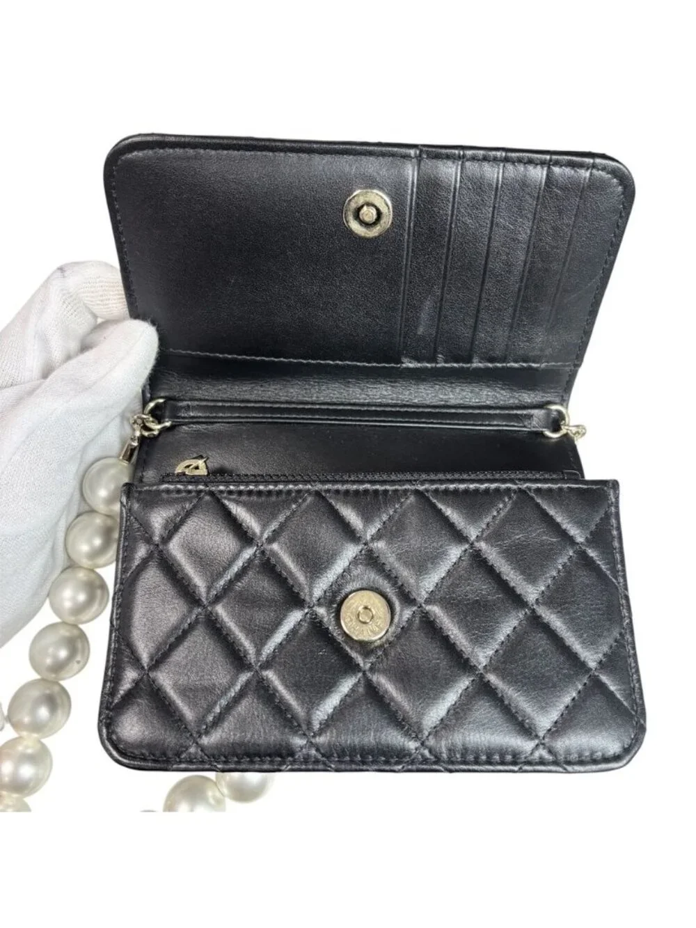 Chanel Chain Wallet Quilted CC Logo Shoulder Bag Crossbody Leather Faux Pearl